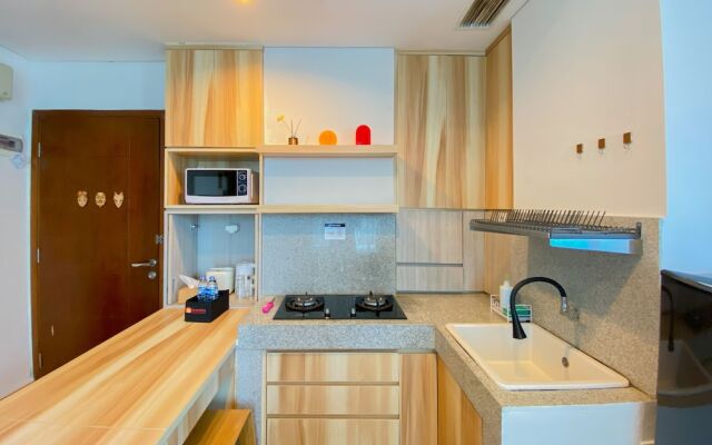 Great Location And Comfy 1Br Apartment At Capitol Park Residence