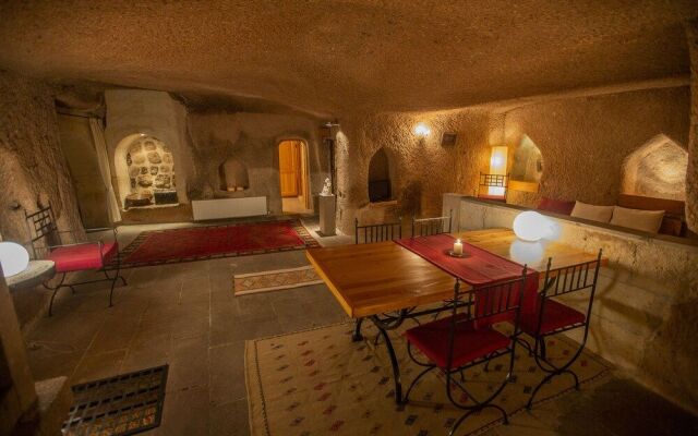 Asmali Cave House
