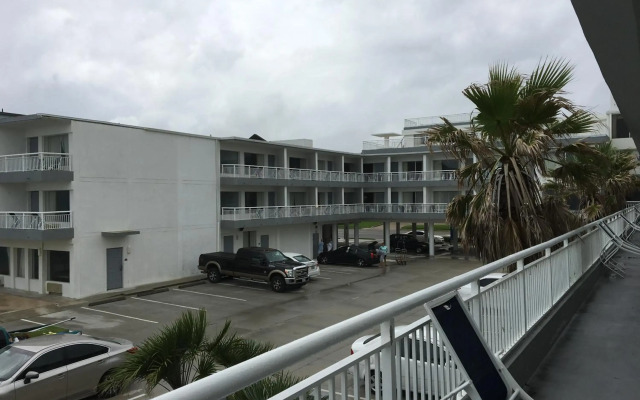 Arya Blu Inn & Suites
