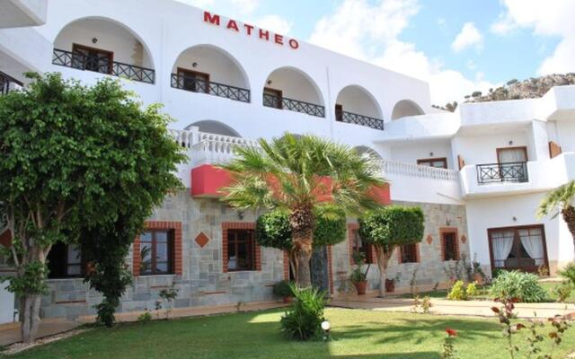 Hotel Matheo Villas & Suites