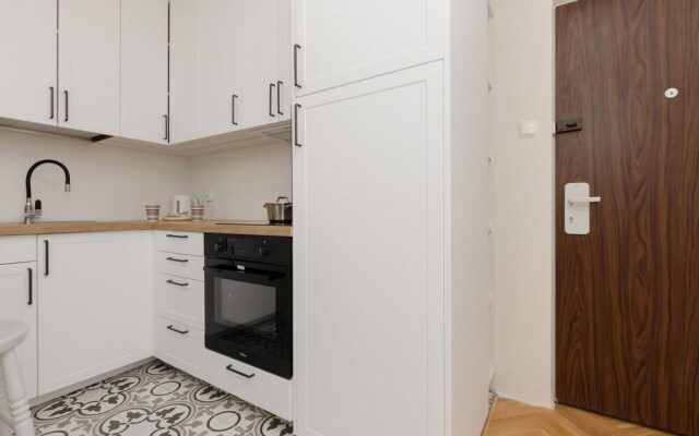 Apartment With View Zlota 61 by Renters
