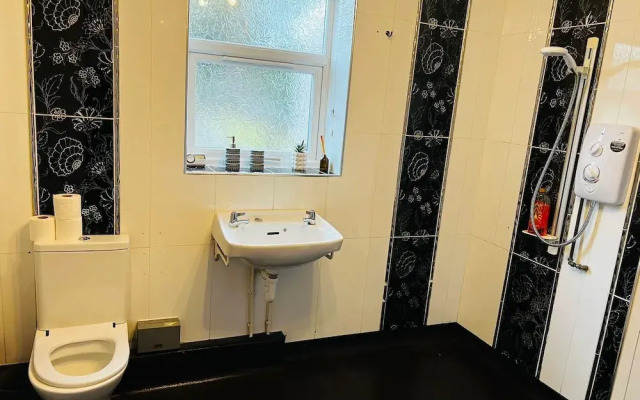 Stay in Comfort , Completely Renovated