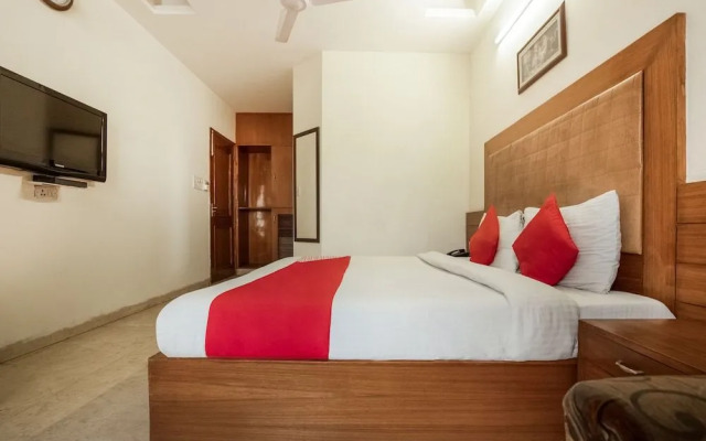 Oyo 43670 Hotel Apra Deluxe