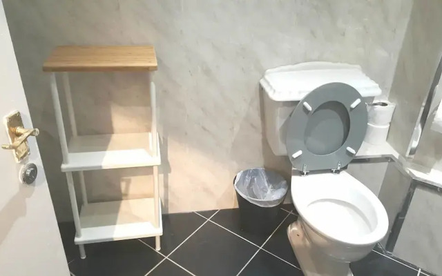 Dragon - Queen Vic House 2 Bedroom Home
