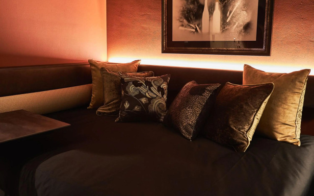 Roppongi Hotel S