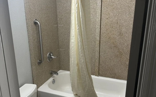 Budget Inn Express