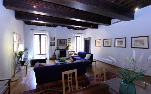 Navona Flat