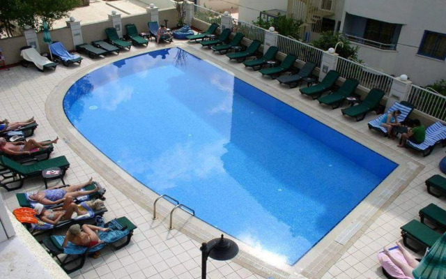 Almena Hotel