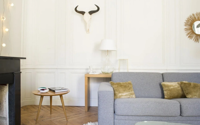 Chez Laurence Du Tilly
