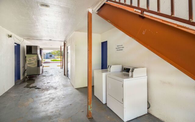 Scottish Inn & Suites