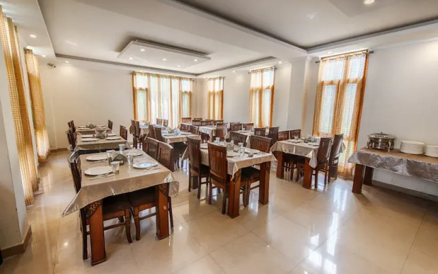 Hotel Aakash Regency