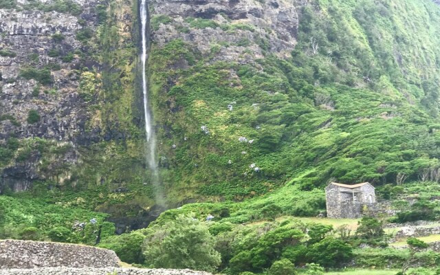 House with 2 Bedrooms in Caveira Das Flores Azores, with Enclosed Garden And Wifi - 7 Km From the Beach