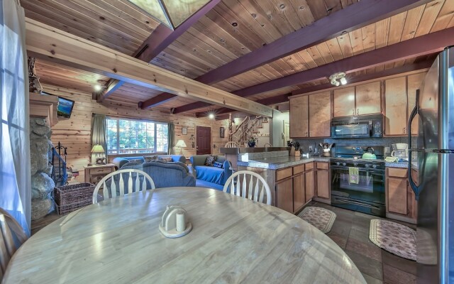 The Snowshoe Inn  592ss 4 Bedroom Cabin