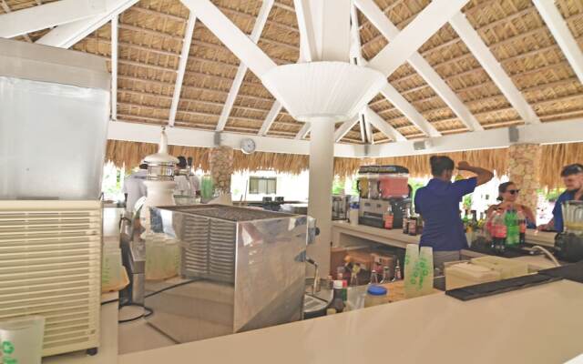 Beach Front Apartment No01