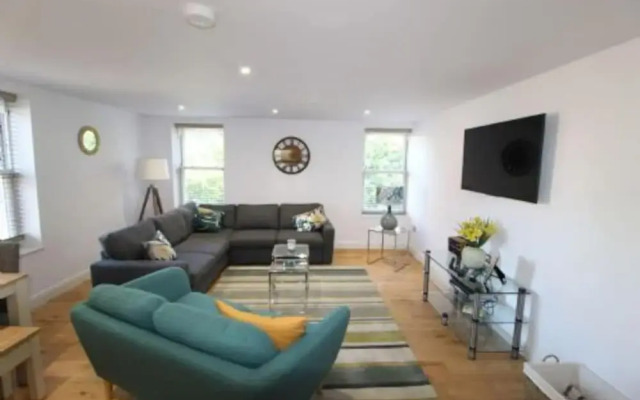 Middle Chine - 2 Bedroom Holiday Home