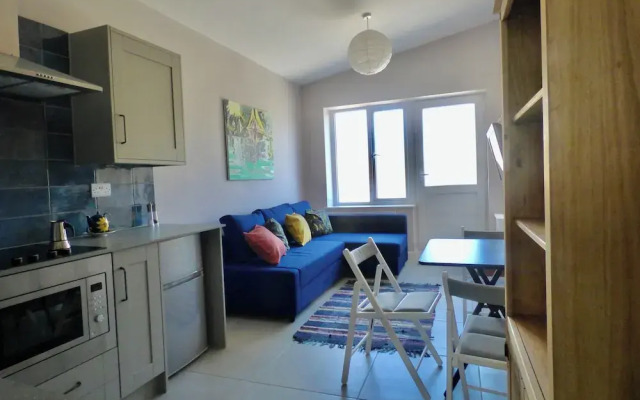 Gower - 2 Beds - Parking - EV Charger - Wifi
