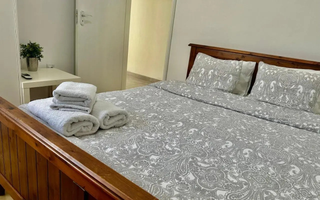 Tsimintia Apt 25