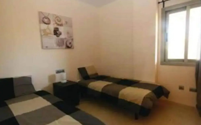 Apartmentsleeps4-golfclub-freeparking-bbq-pool-ac