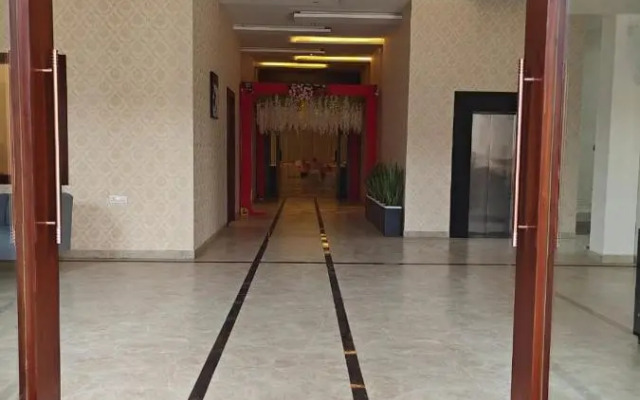 7 Vachan Lawns And Banquet