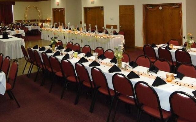 Magnuson Grand Hotel and Conference Center