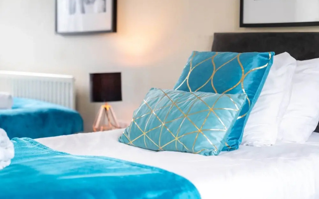 Modern Townhouse Close to Birmingham City Centre