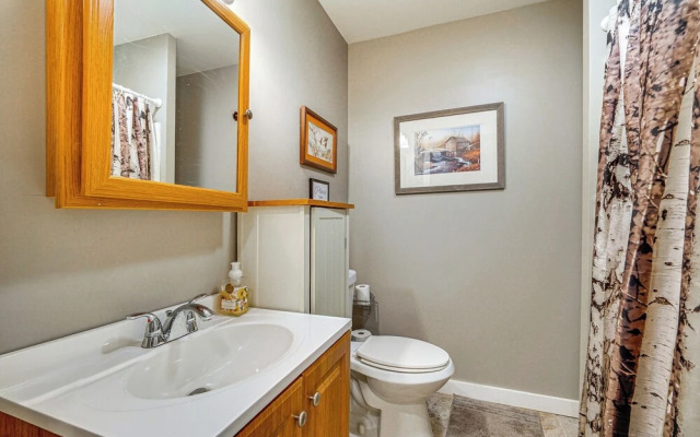 Wilmington Retreat Near Trails, Skiing & Festivals