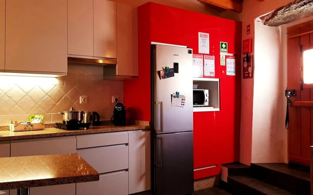 Lovely Bed House With one Room in Monsaraz Castle