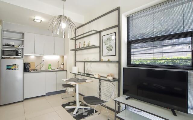 Milanou Glyfada G4 Corner