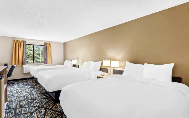 Quality Inn & Suites Howe - Sturgis