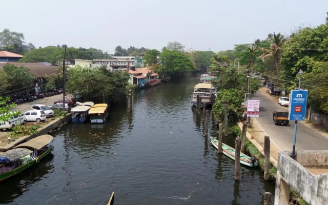Sea Breeze Beach Home Stay