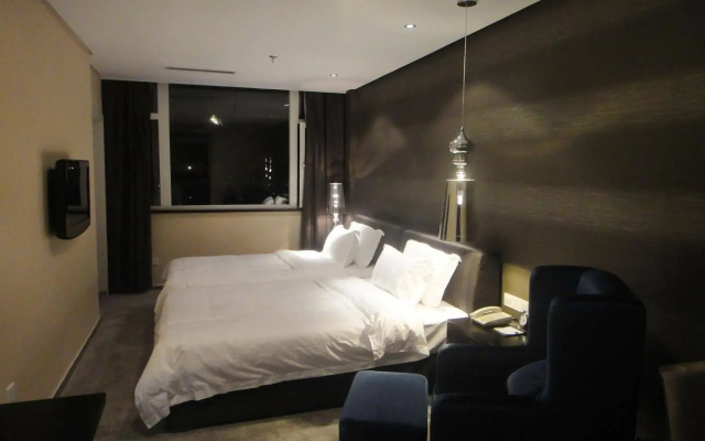 Verona Lanshang Hotel (Badaju Zibo Railway Station)