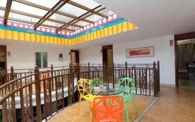 Here Inn (Siguniangshan Changpinggou Scenic Area)