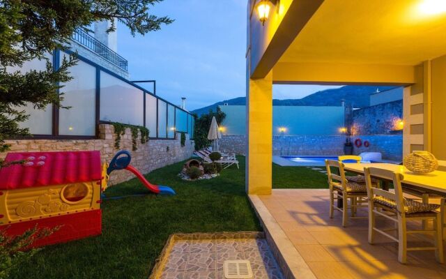 disCrete Villa Chromonastiri