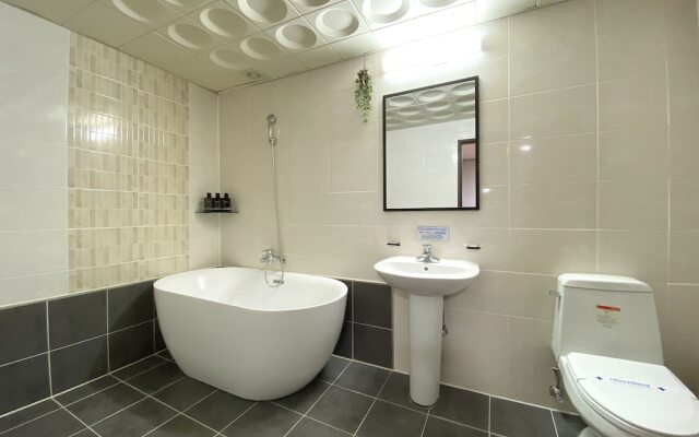 Suanbo Hot Spring Healing Hotel