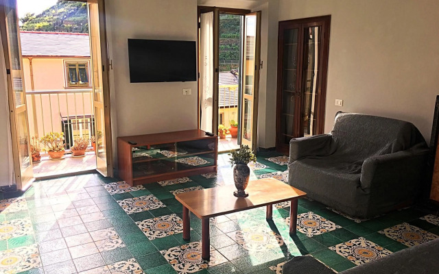 Pearl Gray House (in Manarola 5terre)