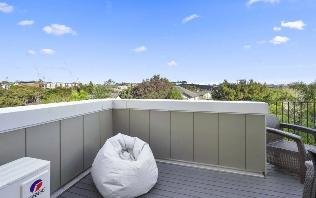 Super Chic Apt nr Albany Mall - Carpark