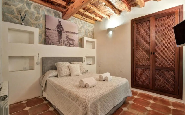 Cozy Holiday Home With Outdoor Cinema