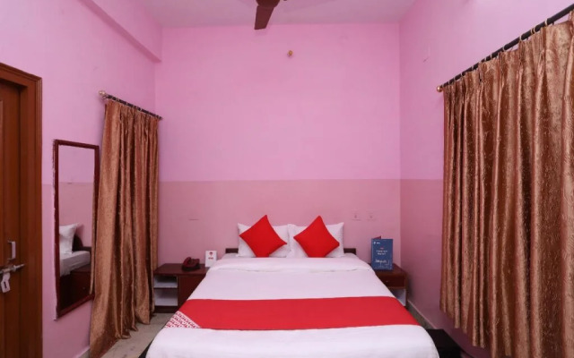 Oyo 18393 Chandra Guest House