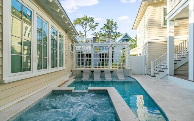 'rees On Wiregrass' Private Pool, Golf Cart, Carriage House Lake District, Watercolor, Fl 5 Bedroom Home by RedAwning