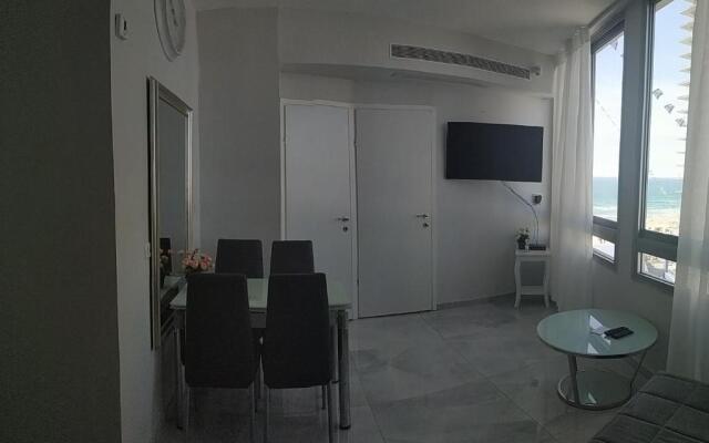 apart hotel tlv/bat yam beach front 834