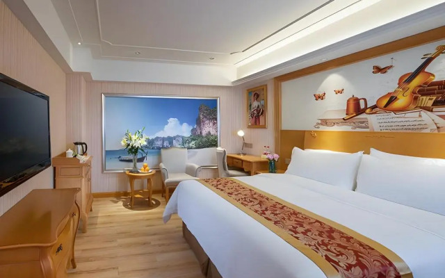 Venus Hotel Gongming Rainbow