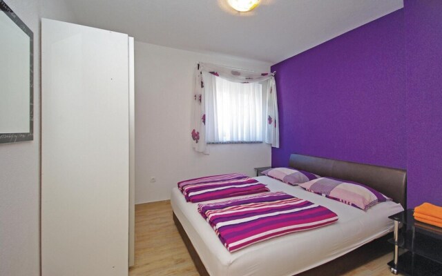 Beautiful Home in Makarska With Wifi and 2 Bedrooms