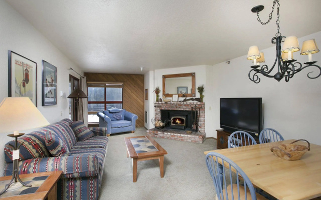 Aspen Creek by 101 Great Escapes