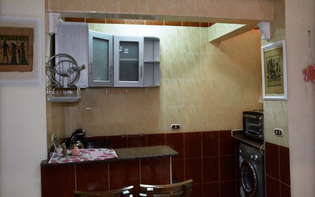 Green Garden Apartment