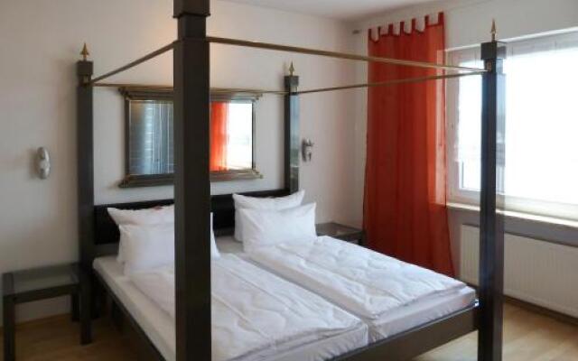 City Hotel