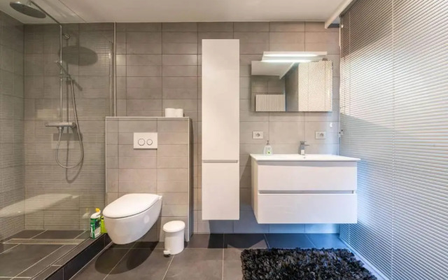 Modern Studio 4p near Bruges with Free Parking