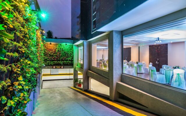 Cosmos 116 Hotel