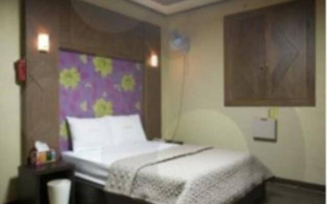Goodstay New Rivera Motel