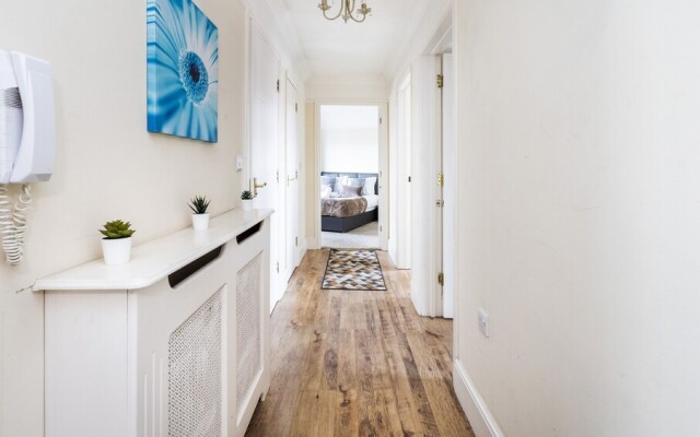 Stunning 2-bed Apartment in Grays