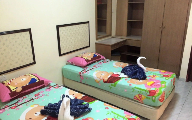 Teluk Batik Holiday Apartment